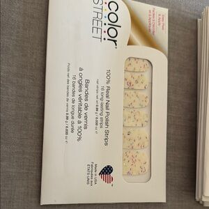Color Street Nail Polish Strips - Cream with Multicolor Accents
Raise the Roof